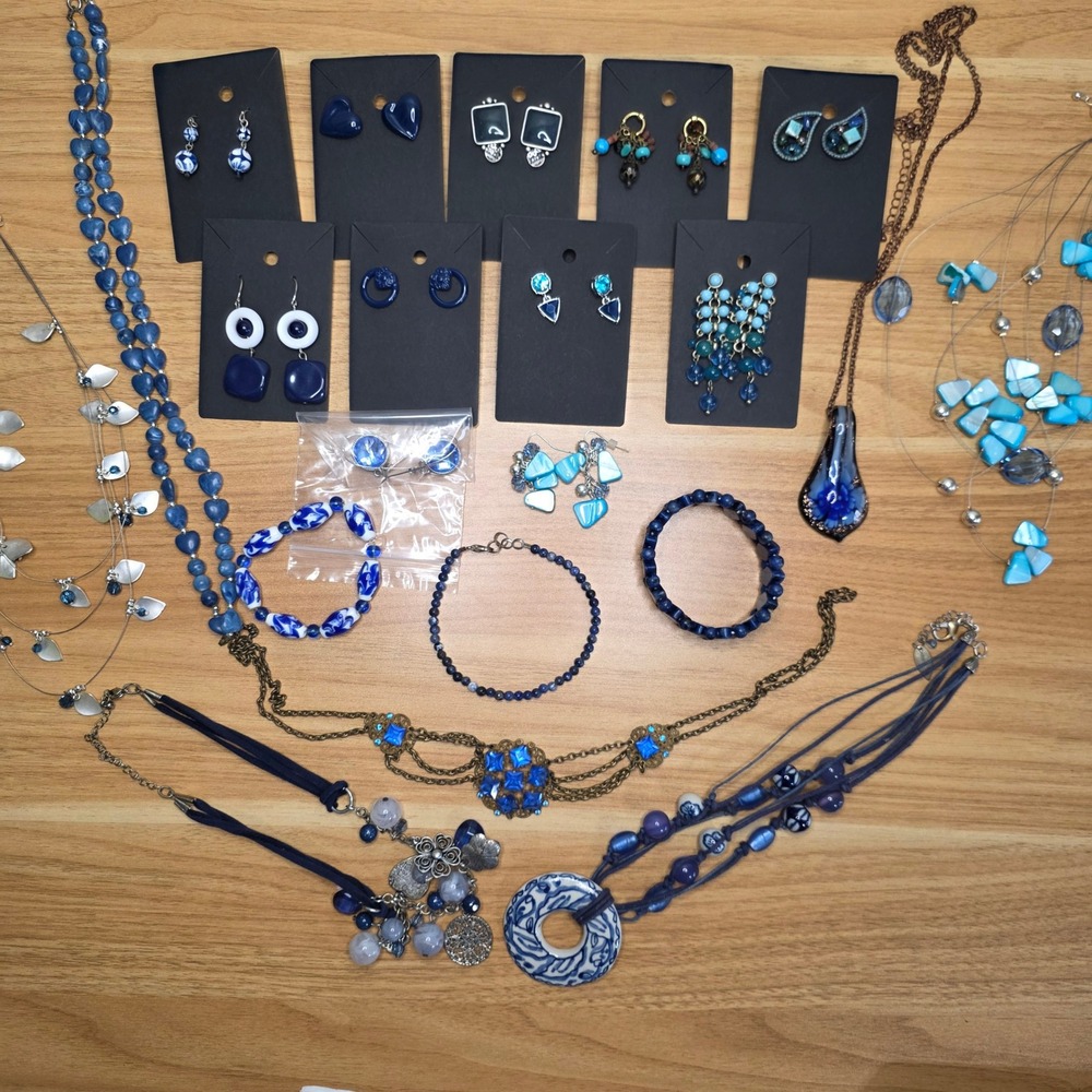 21 Piece Fashion Jewelry Lot Blue Beaded Necklace Bracelet Earrings‎ Set Women